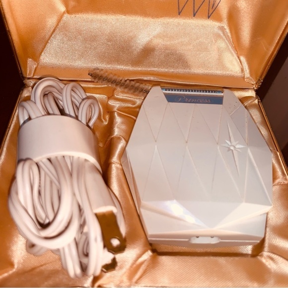 Vintage MCM Remington Ladies Electric Shaver Cute Retro Display Piece EVC - Picture 10 of 11